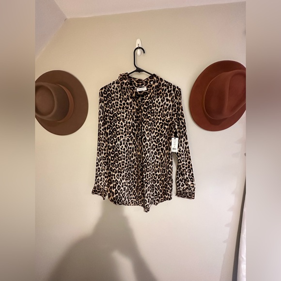 NWT silk button down - Picture 7 of 7